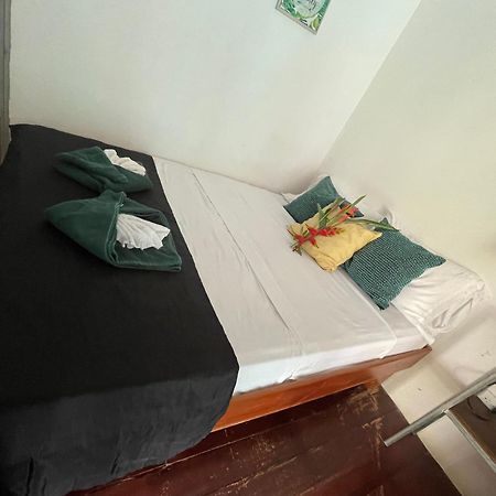 Uvita Pirates Hostel ภายนอก รูปภาพ