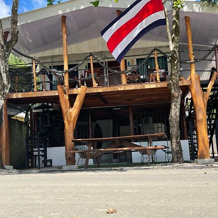 Uvita Pirates Hostel ภายนอก รูปภาพ