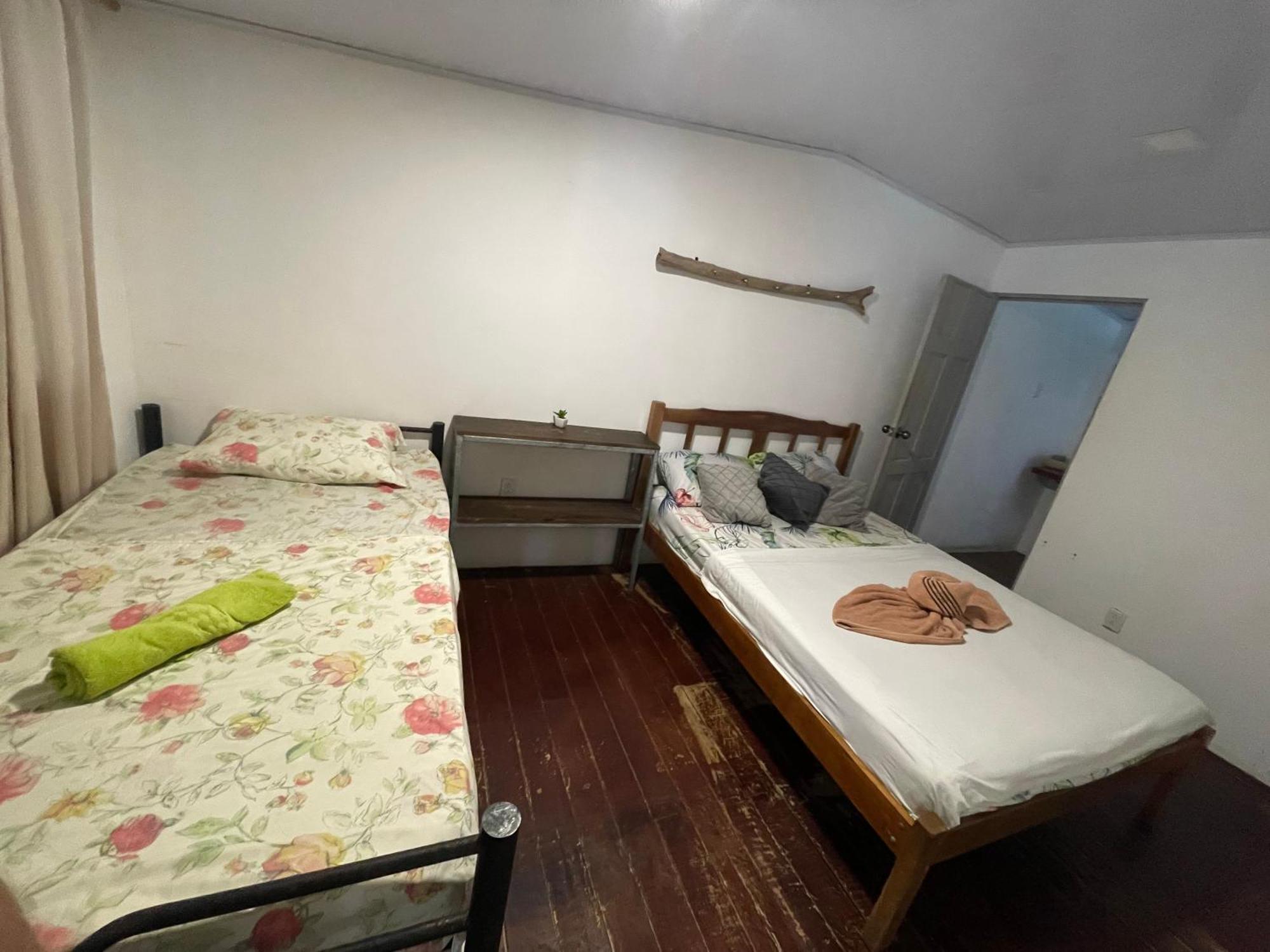 Uvita Pirates Hostel ภายนอก รูปภาพ