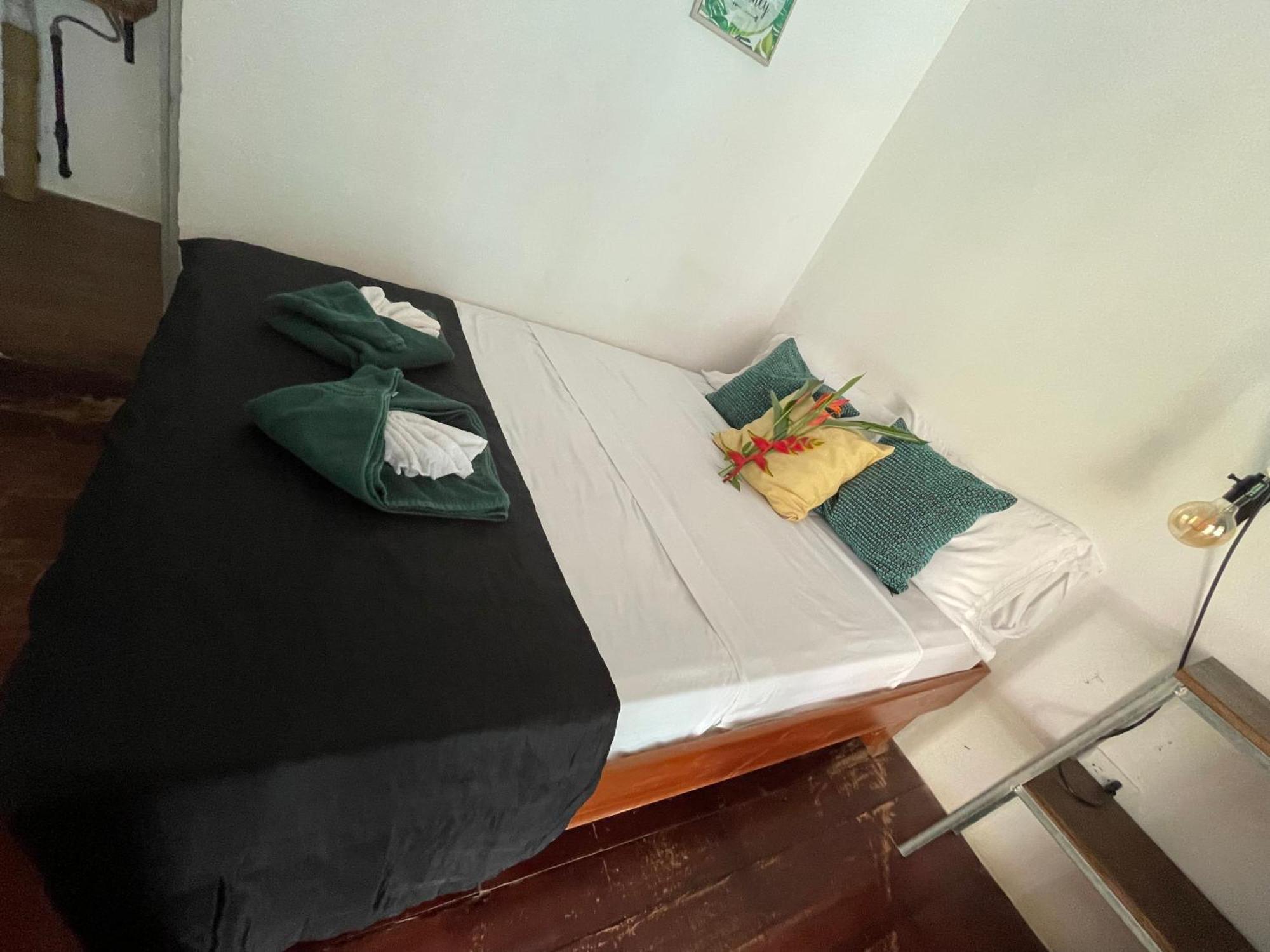 Uvita Pirates Hostel ภายนอก รูปภาพ