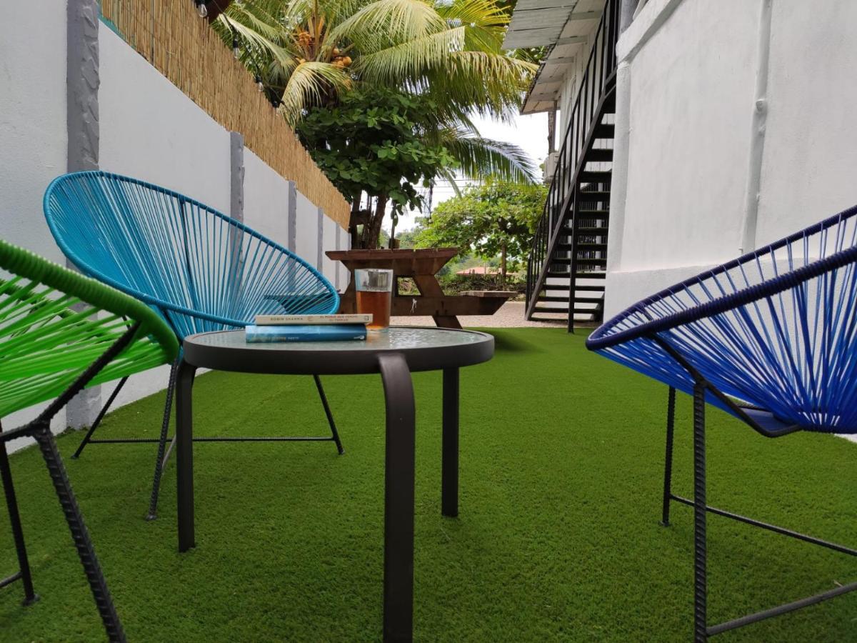 Uvita Pirates Hostel ภายนอก รูปภาพ